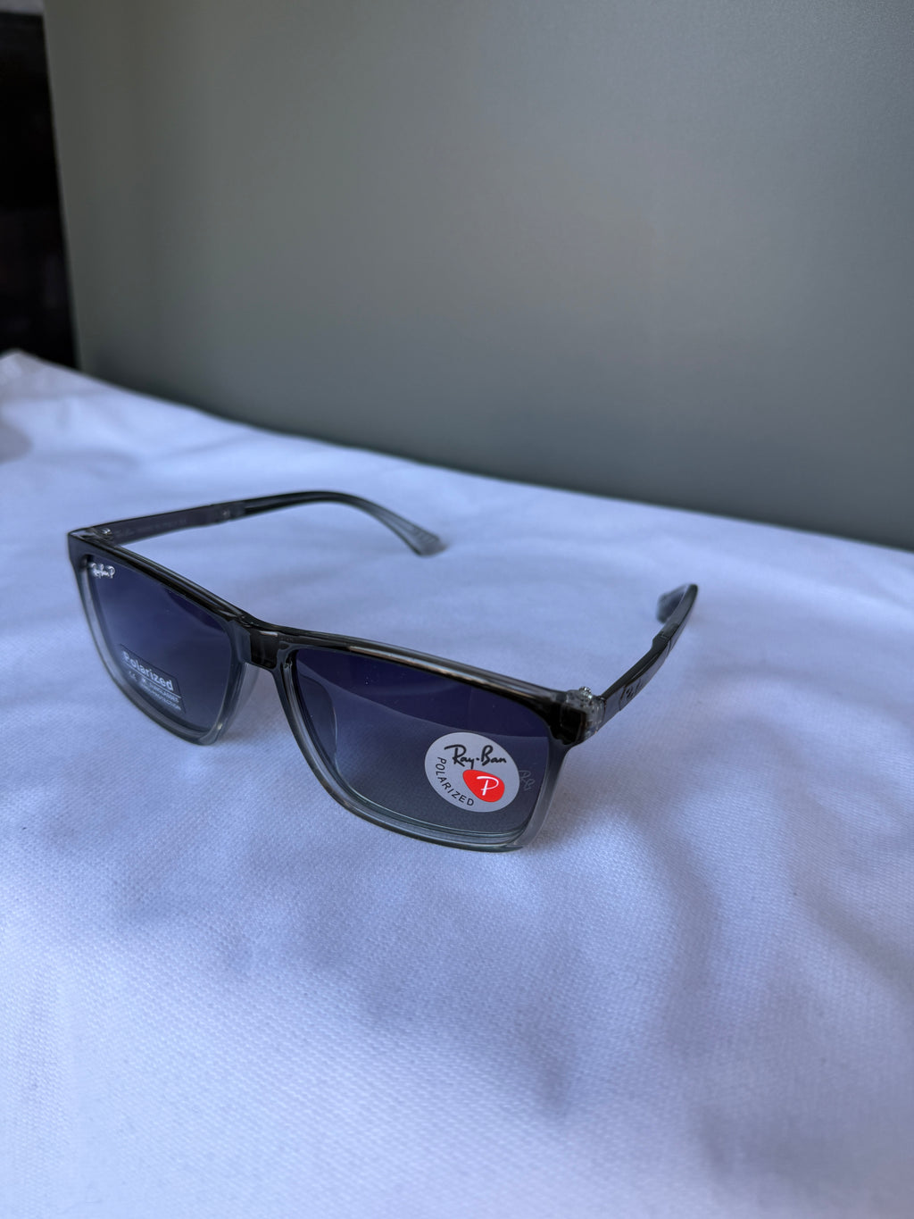 Ray-Ban Active Lifestyle Transparan Gri Polarize Güneş Gözlüğü