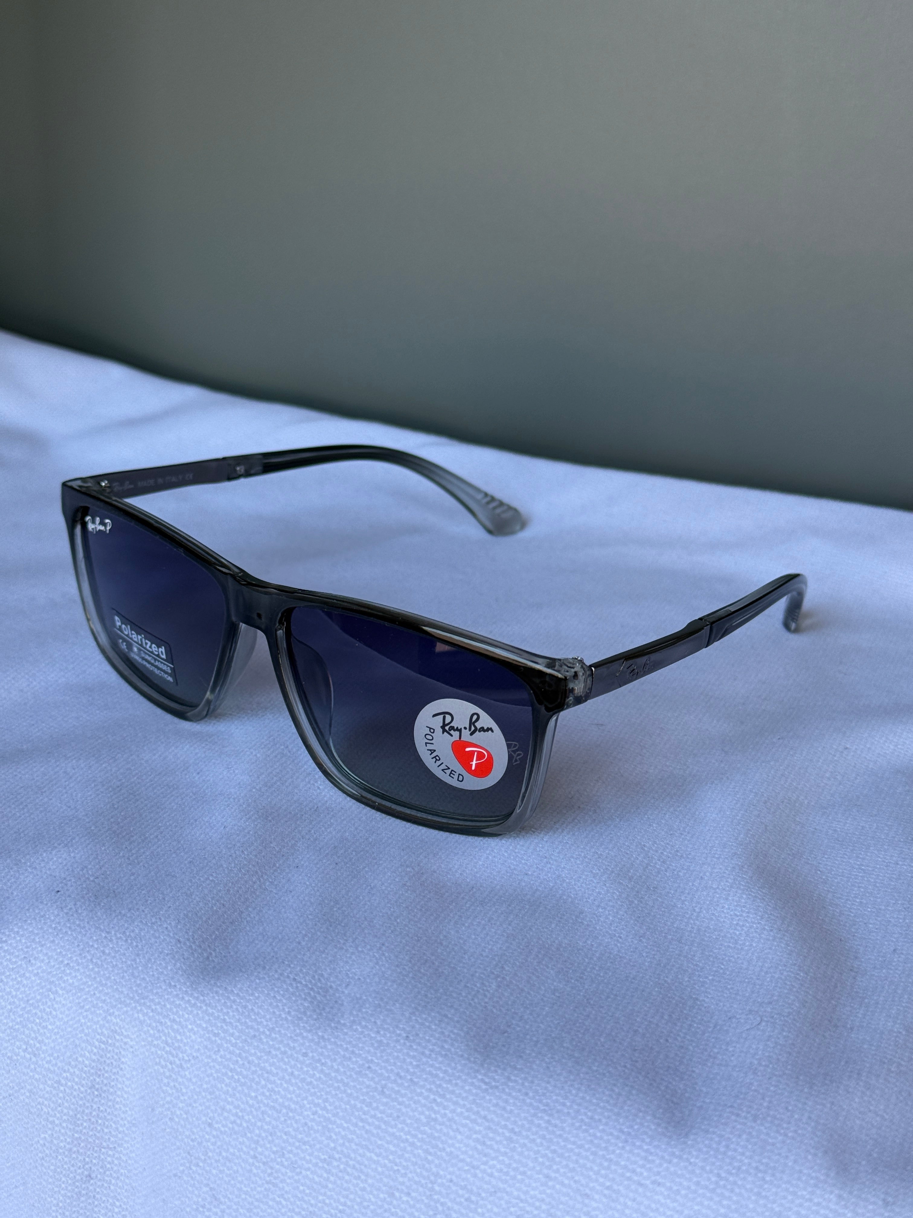 Ray-Ban Active Lifestyle Transparan Gri Polarize Güneş Gözlüğü