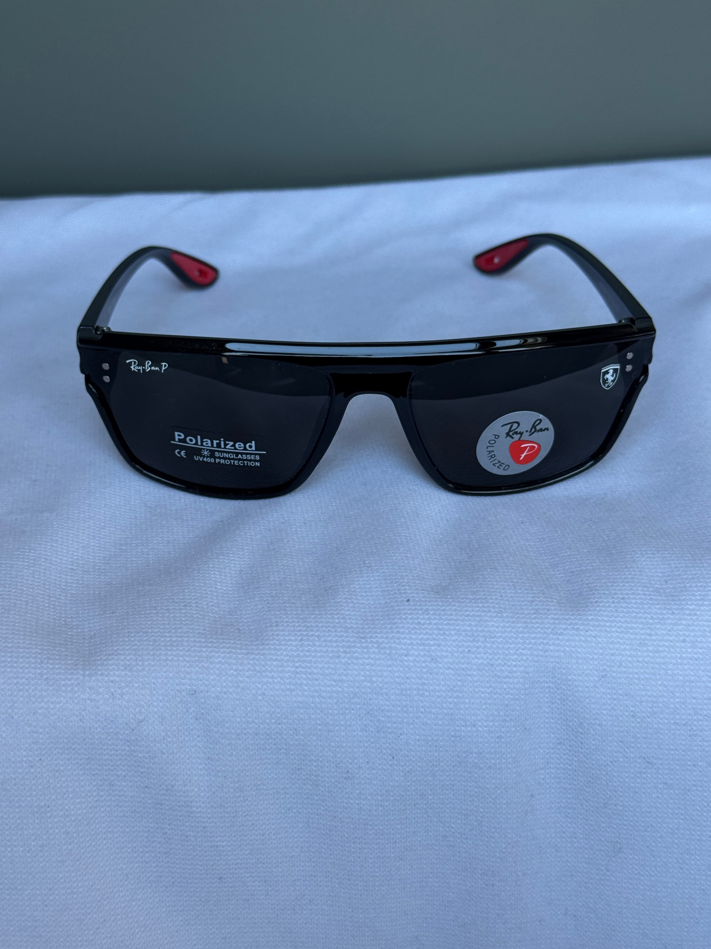Ray-Ban x Scuderia Ferrari Flat-Top Polarize Güneş Gözlüğü
