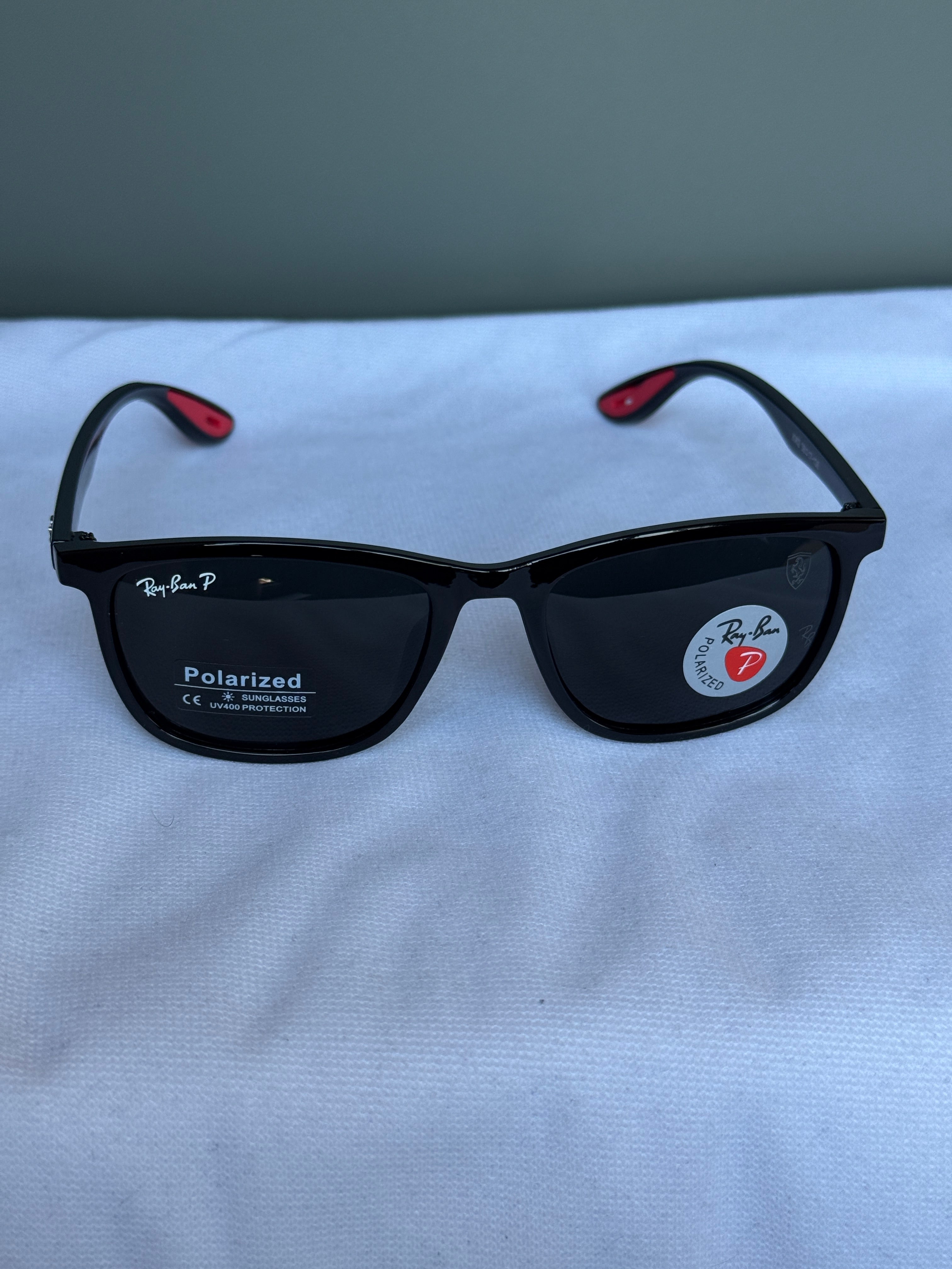 Ray-Ban x Scuderia Ferrari Sleek Polarize Güneş Gözlüğü