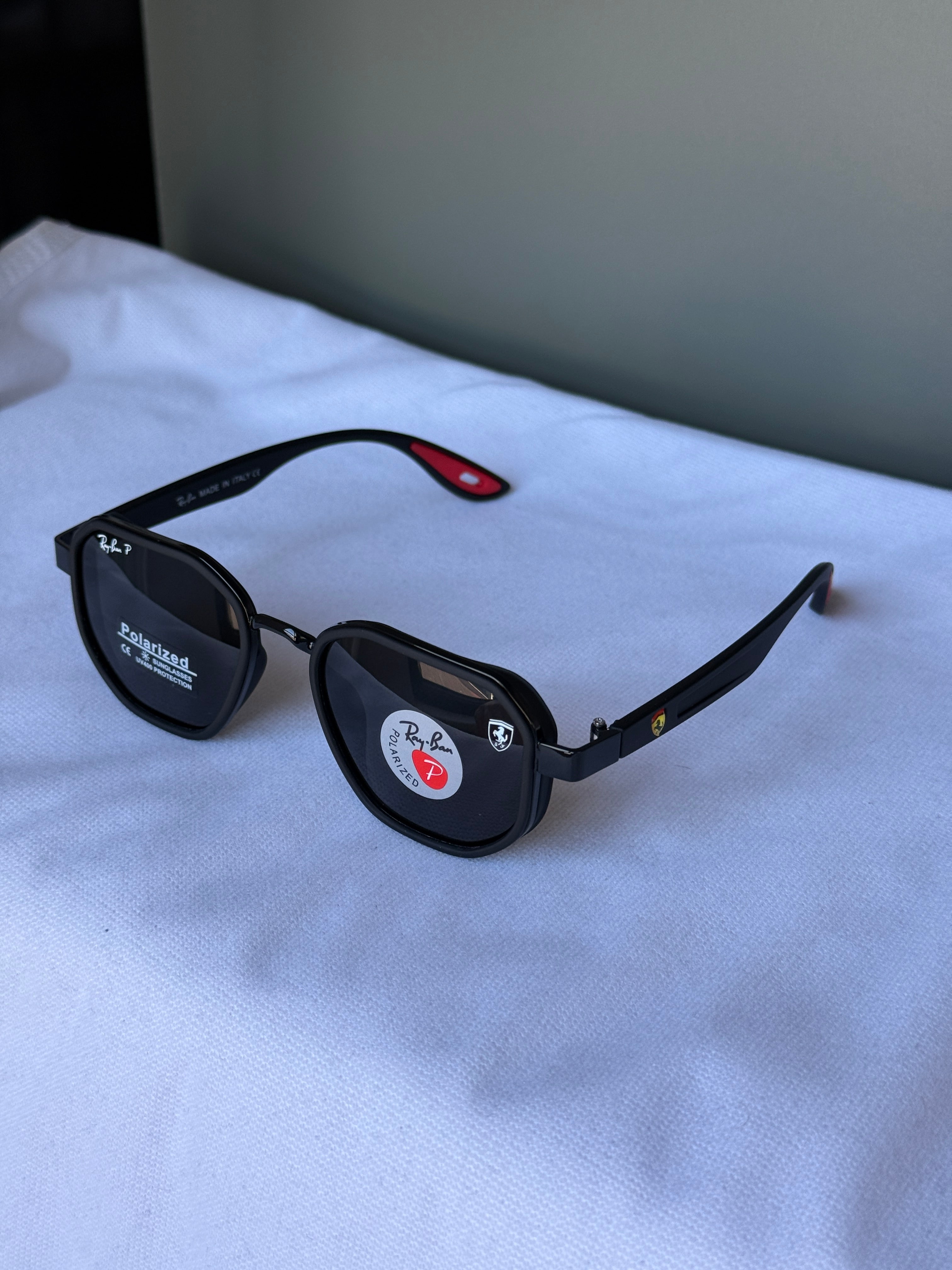 Ray-Ban x Scuderia Ferrari Hexagonal Polarize Güneş Gözlüğü